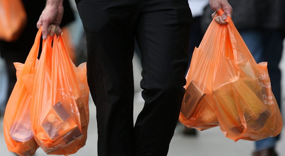 Nga 1 qershori ndalohen qeset plastike, gjoba per prodhuesit dhe qytetaret